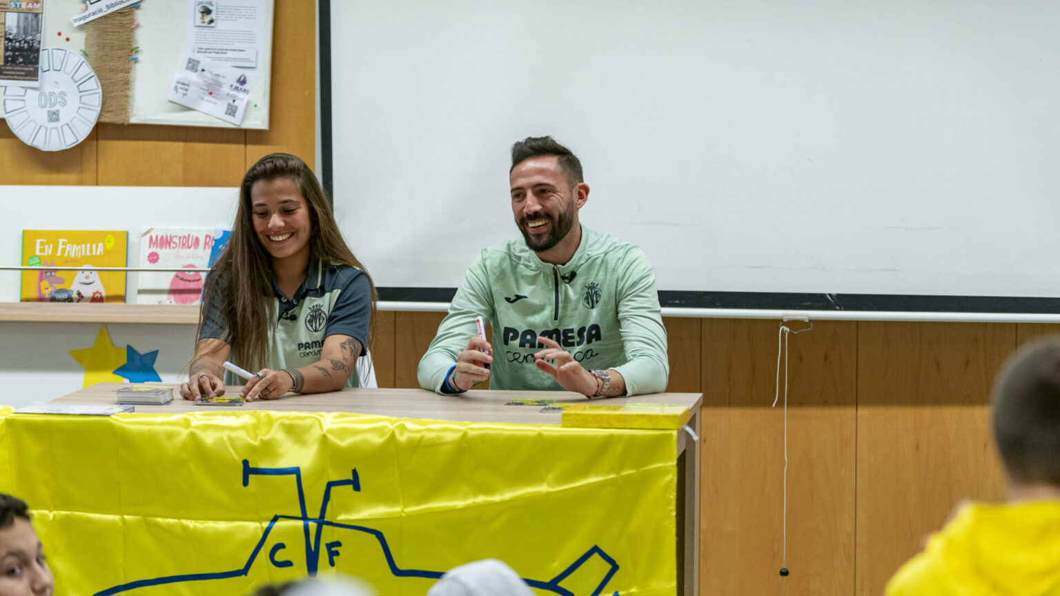 Morales i María Llompart protagonitzen ‘Una estrela en el teu col·le’ colegio